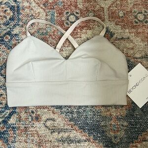 NWT Beyond Yoga ribbed racerback bralette S cream